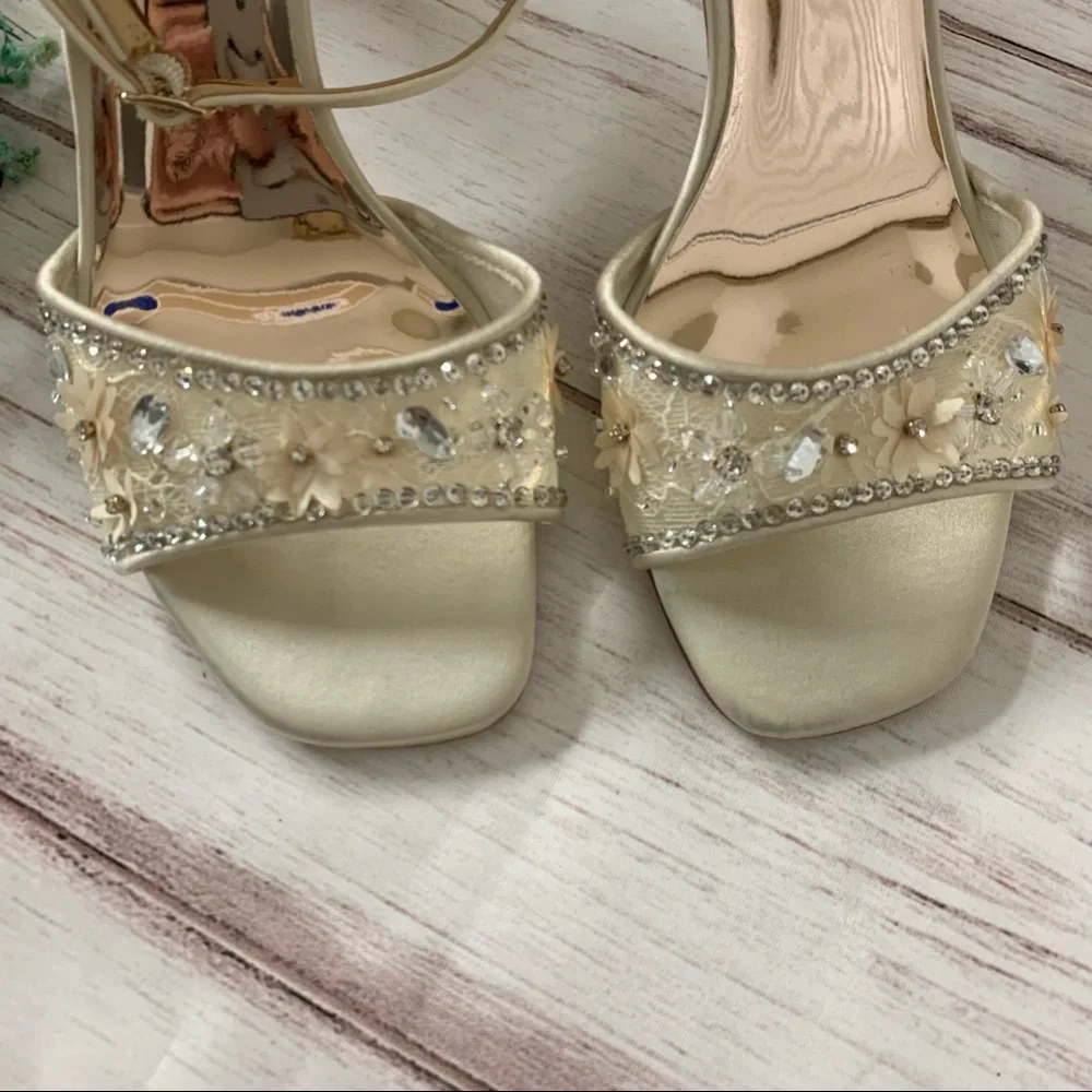BADGLEY MISCHKA Tayten Block Heel Sandal - Picture 7 of 15
